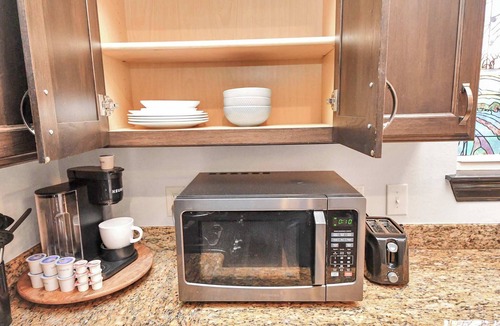 Northside House | Vibrant 3BR Getaway with Hot Tub