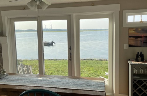 Ipswich House | Waterfront directly on ocean