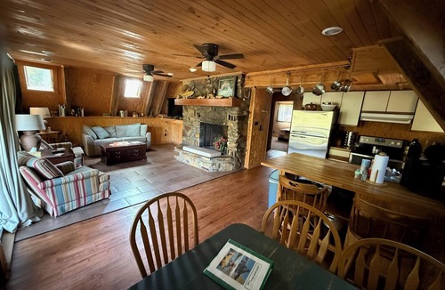 Cotter Cabin | White River Trout Lodge 5-Bedrooms 3-Bathrooms 3-Kitchens 3-Living Rooms