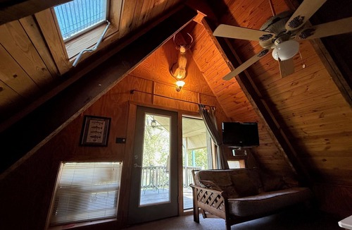 Cotter Cabin | White River Trout Lodge 5-Bedrooms 3-Bathrooms 3-Kitchens 3-Living Rooms