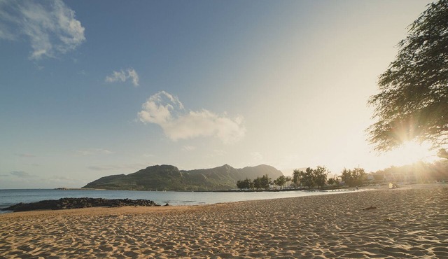Banyan Harbor #C33, Walk to Beach, Wifi, AC, Pool, Parking, Laundry