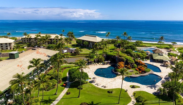 BEACHFRONT RESORT restaurants on site, Ocean & Pool Views!
