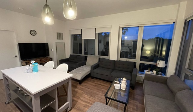 Beautiful 2 bed APT