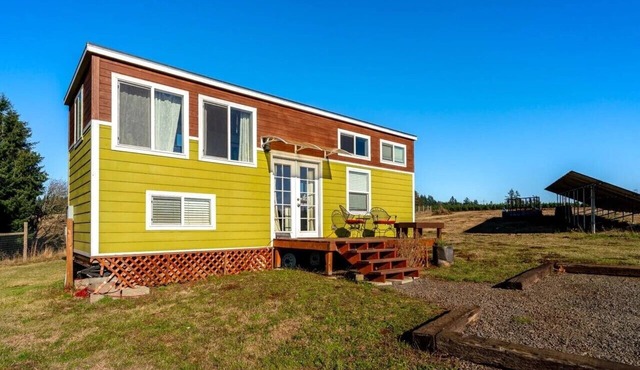 Big Tiny Home with panoramic views at Buena Vista Lavender Farm