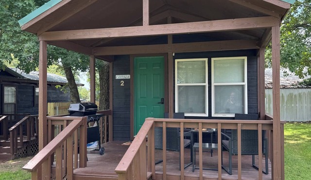 Boulder Ridge Cabin 2: The Cottage - Newly Renovated Tiny Cabin