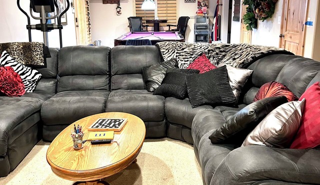 Charming 2-bedroom bacement with WiFi, AC in enjoyable Murray