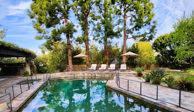 Charming Cottage minutes from the Beach