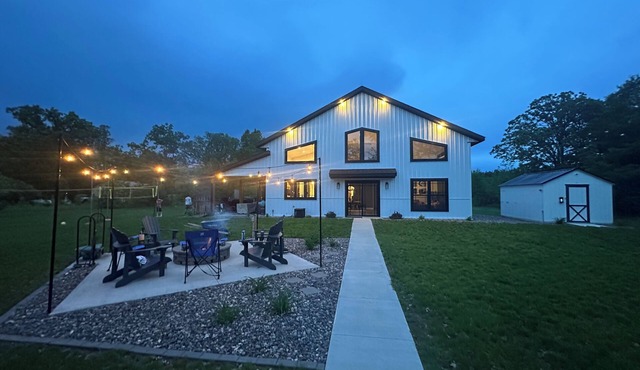 Codax Retreat is a newly constructed cabin on the Chippewa River