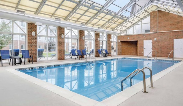 Convenient TWO 2BR Units Near to Warren Golf Course l Indoor Pool & BBQ Area