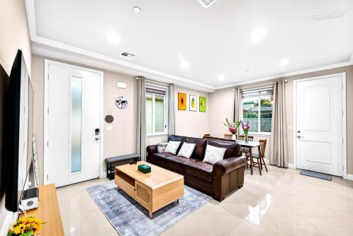 Cozy 3BR Backhouse + Near DTLA & Shops #TravelSGV