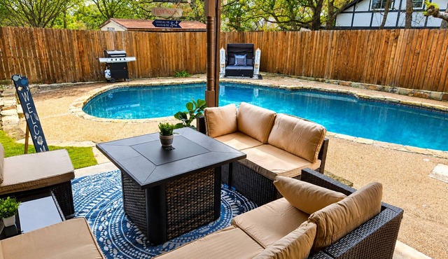 Diamond Waters near DFW & Stadium with Private Pool
