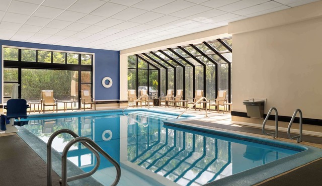 DoubleTree by Hilton Hartford - Bradley Airport