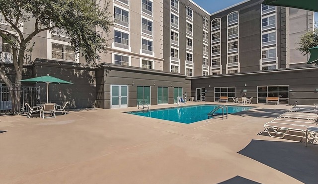 Downtown King Studio Getaway, Pet-Welcome, Near Hemisfair Plaza