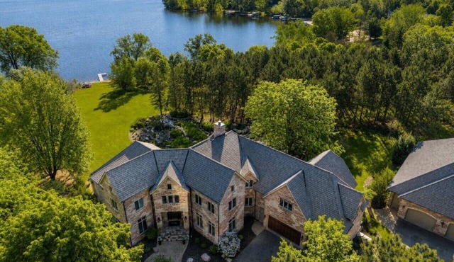 Eagle Point | Lakefront Estate w/19th Hole Bar
