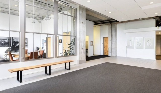 East Boston's Gem: Bright, Spacious 3BR Loft - Huge Windows & Pet-Friendly!