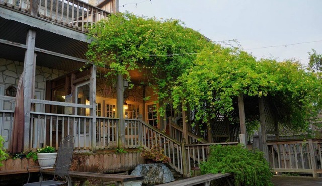 Equinox Inn at Canyon Lake