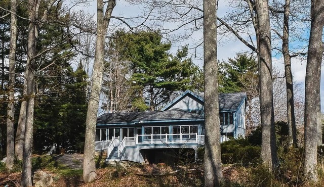 House for a crowd.with a dock