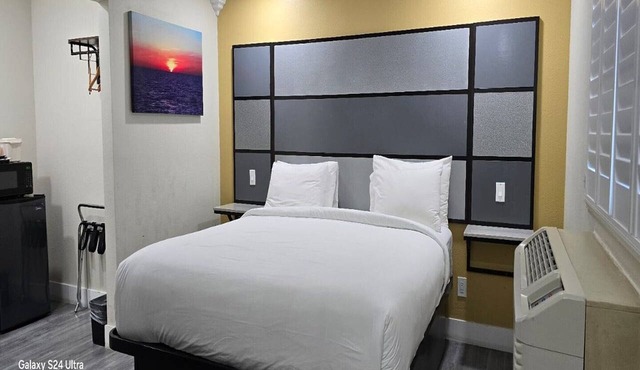 King Bed|Smk| Jetted Tub