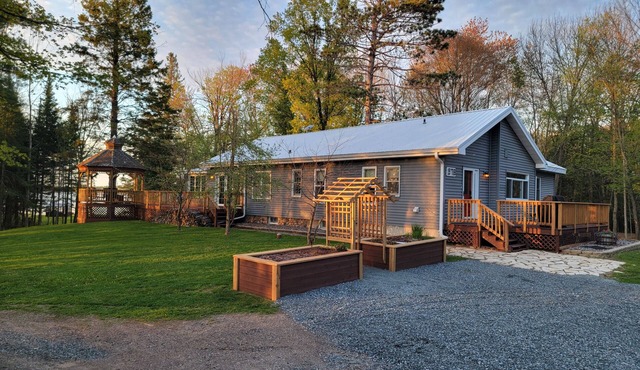 Lakefront retreat on Pike lake chain. fishing & snowmobiling. pet friendly