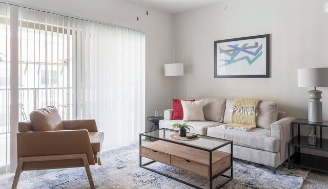 Landing | Beautiful 1BD, Gym, Pool