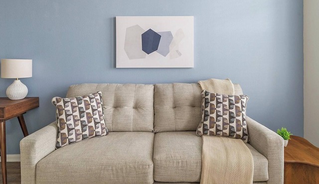 Landing | Chic 1BD, Game Room, Gym