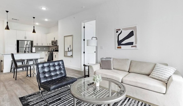 Landing | Chic 2BD, Courtyard, Pool