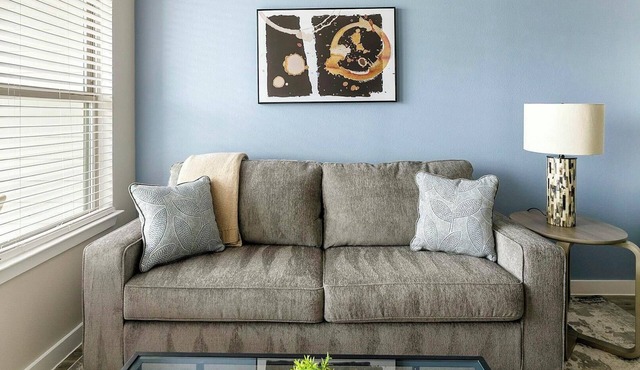 Landing | Incredible 1BD, Pool, Gym
