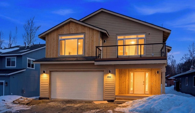 LE11: 4-bedroom 3full bathroom house in gorgeous Anchorage neighborhood