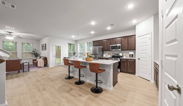Luxurious 4 Bed Duplex Getaway