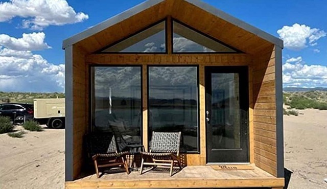 Luxurious Tiny House with King Bed for a Romantic Escape on Yuba Lake in Utah
