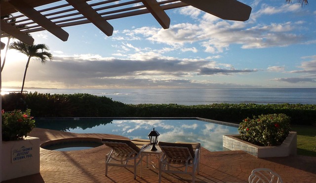 Luxury Gated private acre , Beach front Rental,with pool,spa,sauna ,and more
