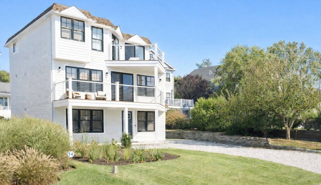 Mar Azul Walk to the Beach Enjoy Ocean Views Near Newport
