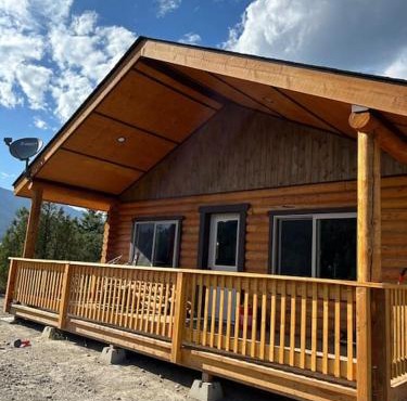 McDonald Cabin #5 next to YNP