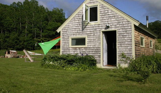 Mid Coast Riverview Cabin
