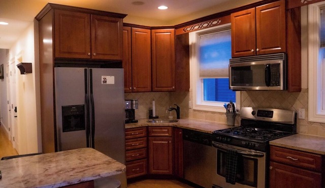 Pet-friendly condo in lovely South Boston with WiFi, AC