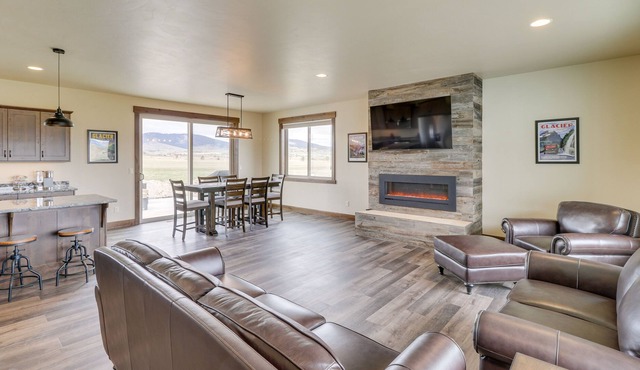 Pet-Friendly Polson Home w/ Mountain Views!