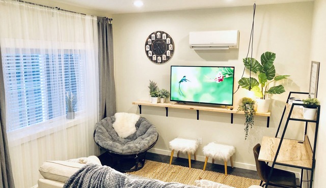 Private & Comfortable Guesthouse close to Portland +AC!