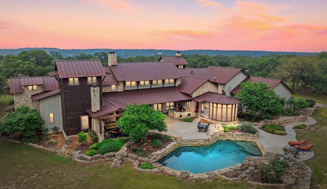 Private Ranch|Pool|Ping Pong|Yoga|Weddings|Games