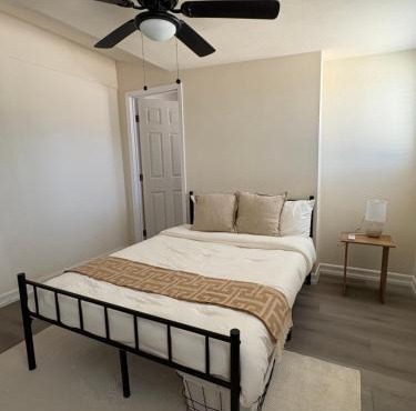 Private Room- Separate Entrance & Ensuite Bath