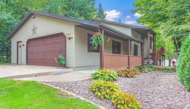 Skipping Rock Retreat, Mosinee WI Completely updated lakefront get-away.