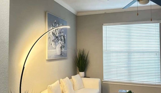 Sleek 1BR Magnolia Pool & Gym Near Woodlands