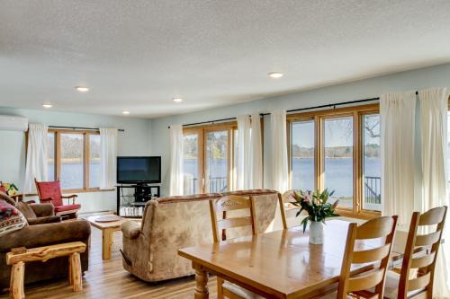 South Long Lake Home w/Yard: Pets Welcome!