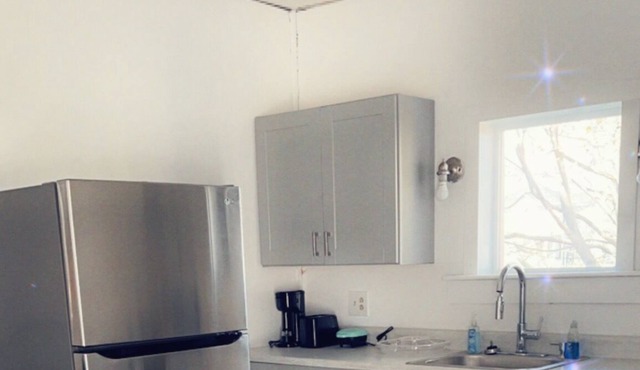 Spacious 1bedroom with futon & air mattresses