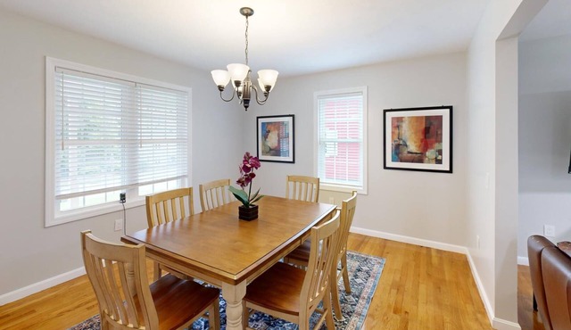 Spacious 4-bedroom house in charming Worcester with AC, WiFi