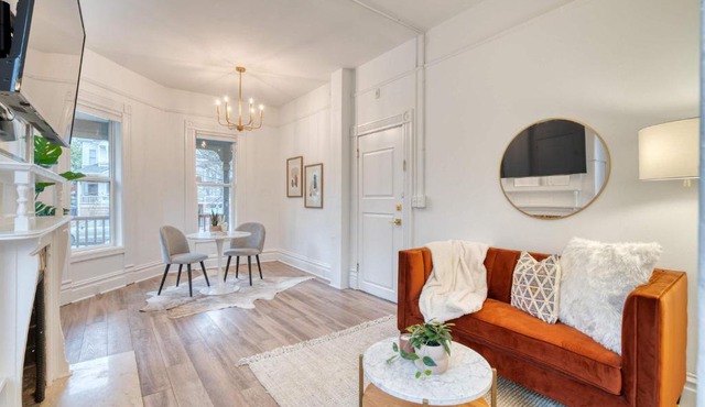 Stay Portland - Historic Queen Anne Vernacular - 95 WalkScore