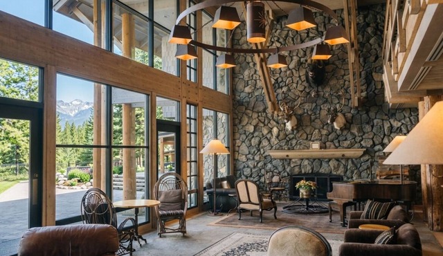 Sun Mountain Lodge