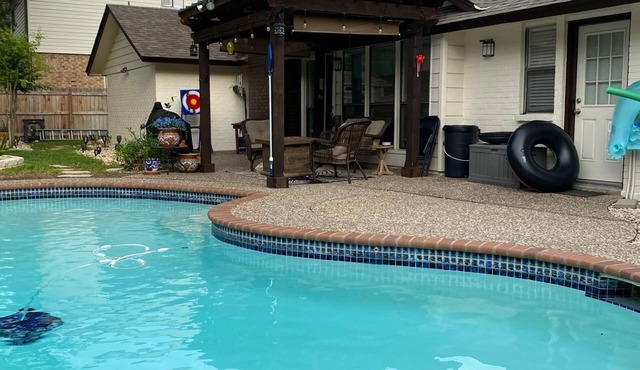 The Ultimate Staycation 3-Bedroom House, San Antonio Texas with Swimming Pool,