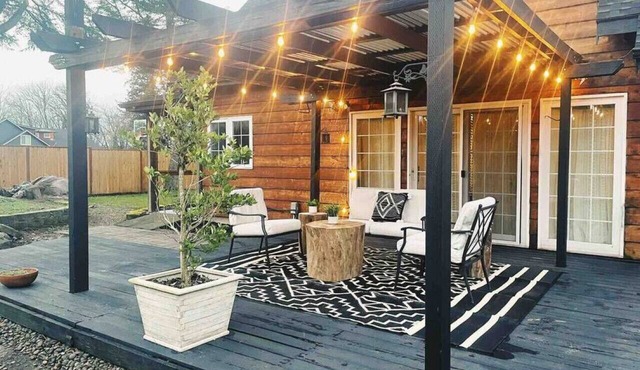 Trendy Willamette Valley Home - Great Location! Pet Friendly Outdoor Pizza Oven