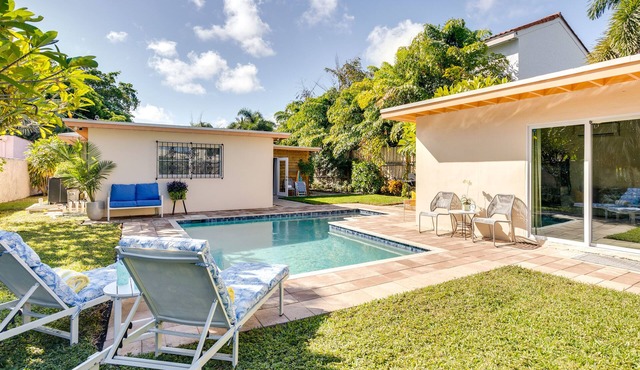 West Palm Beach Home w/ Pool, 3 Mi to Beaches!