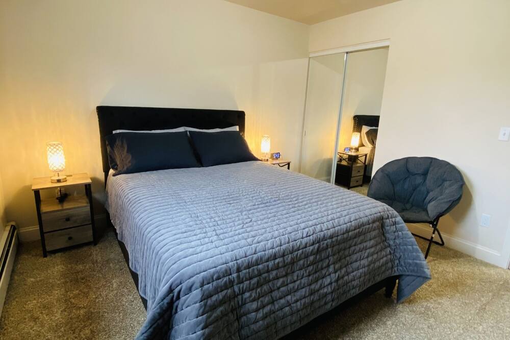 Photo of Bedroom in Bayshore - Klatt